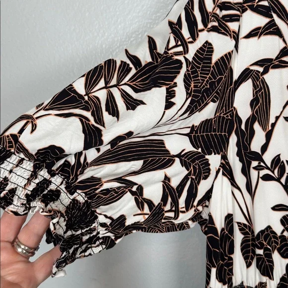 Ann Taylor Tropical Foliage Tiered Puff Sleeve Maxi Dress size 10 - Picture 4 of 10